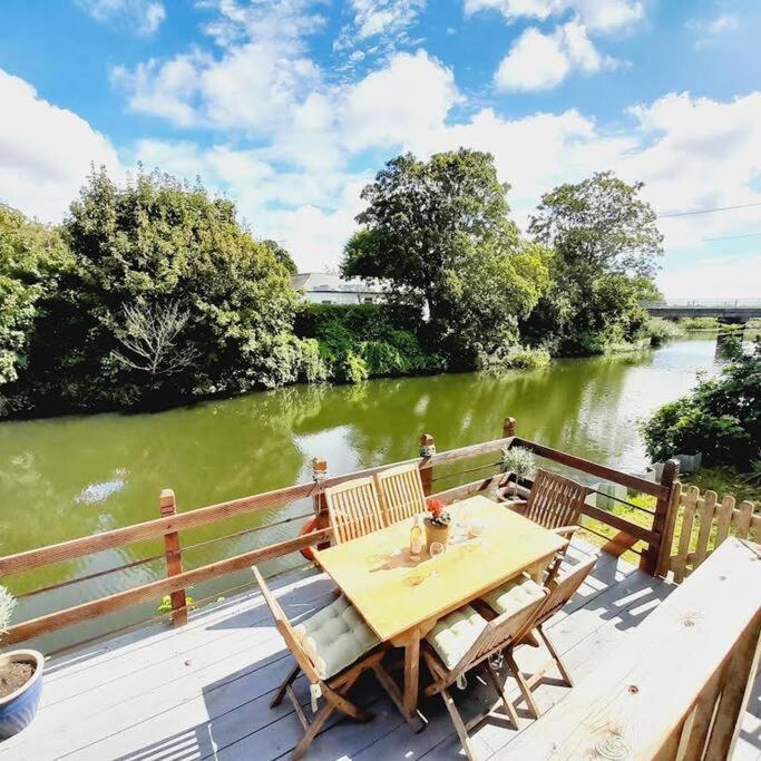 Вилла Riverside Escape Iden Rye Экстерьер фото