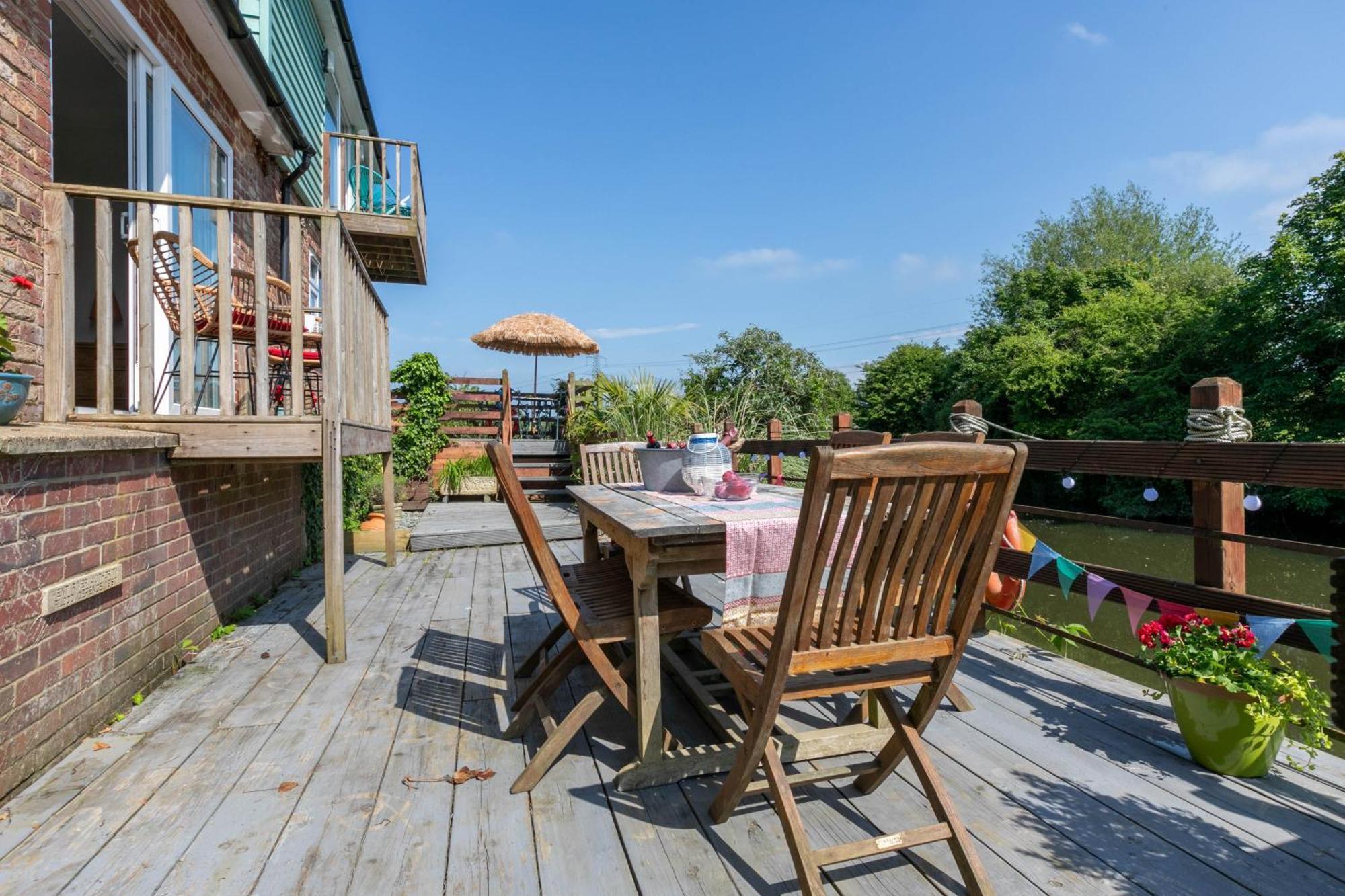 Вилла Riverside Escape Iden Rye Экстерьер фото